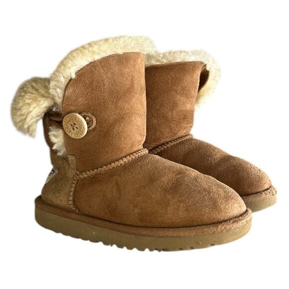 Unisex Kids UGG Bailey Button 5991T Suede Faux Fur Lined Snow Boot Size 11 Brown - Picture 3 of 6